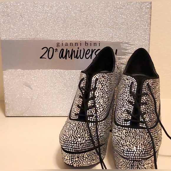 Gianni Bini 20th Anniversary Sparkling Silver platform Heels - Picture 1 of 9
